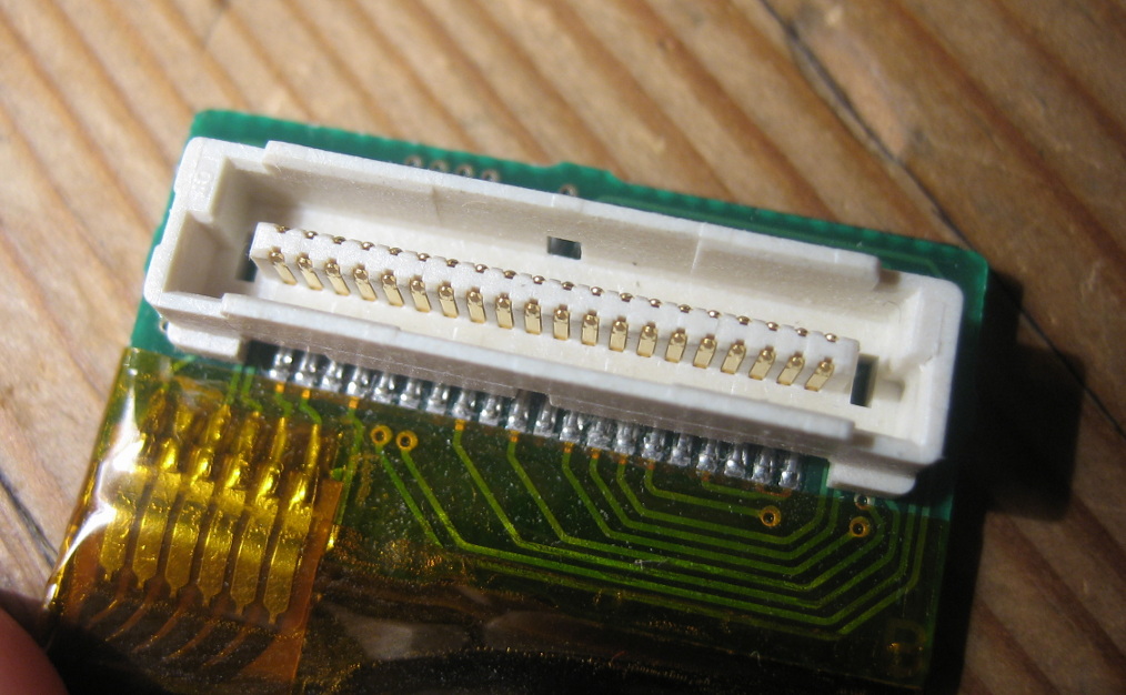 Close up of keyboard connector on Thinkpad 600X keyboard