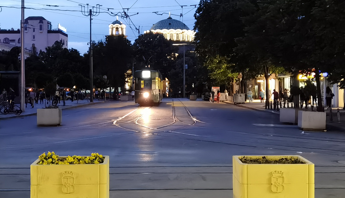 tram in city picture